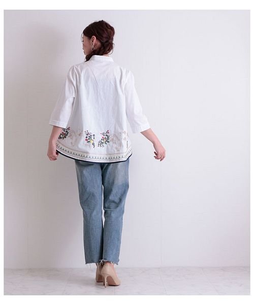 Sawa a la mode(サワアラモード)/ナチュラルな草花刺繍のコットントップス/img05