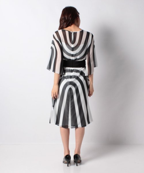 セール グラフィックプリント フレアスリーブワンピース ピエール カルダン Pierre Cardin Magaseek