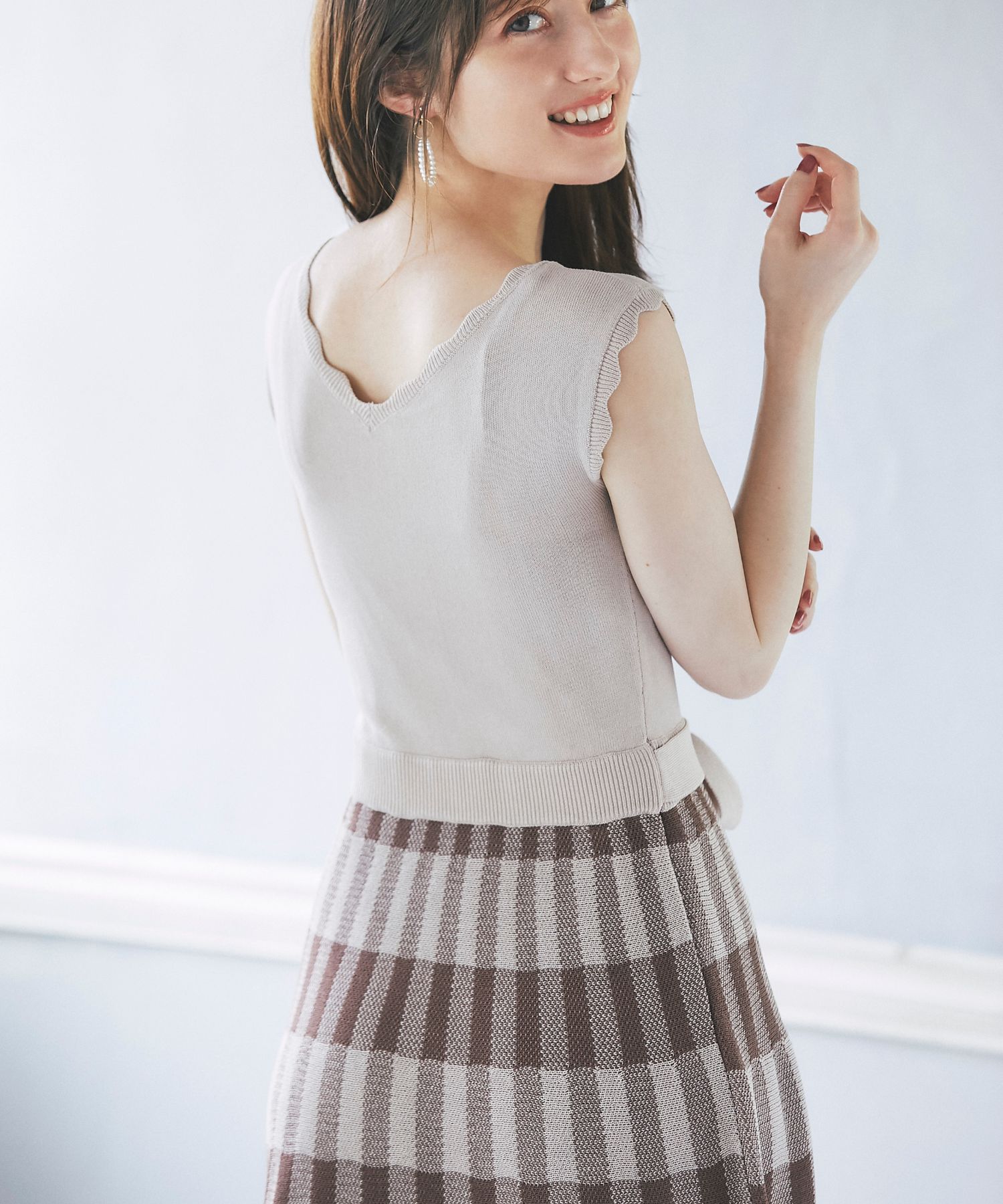 人気トレンド お値下げ タグ付き カッティングが可愛いニットワンピース おしゃれ人気 Yourazlawyer Com