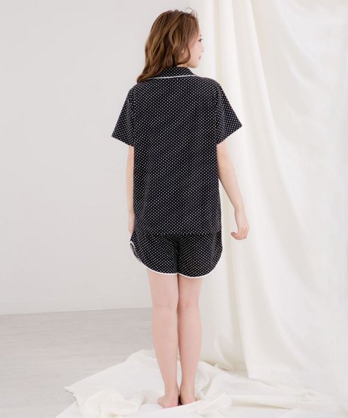 2点セット 半袖パイピングサテンシャツ ショートパンツセットアップ ルームウェア ルームウェア 可愛い サテン パジャマ 前開き レディース ジュリアブティック Julia Boutique Magaseek