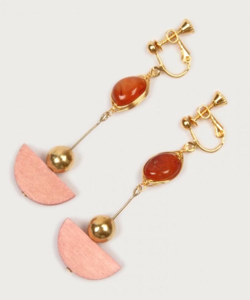 セール カーネリアン 半円ウッドパーツイヤリング ピンク ワイスチャーム Wythecharm Magaseek