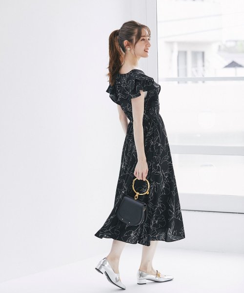 ラッフルフリルラインフラワーvネックワンピース トッコクローゼット Tocco Closet Magaseek