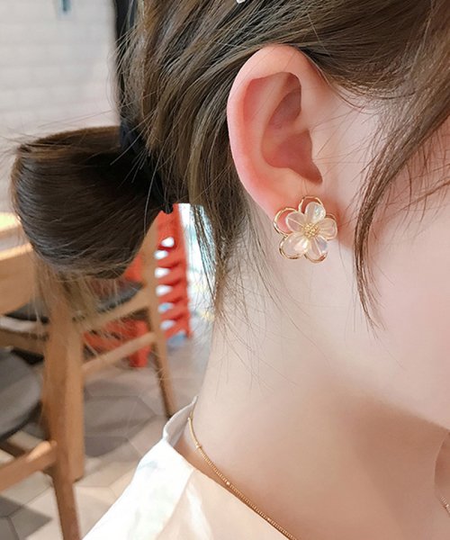 セール ピアスレディース スタッドピアス 大ぶり モチーフピアス 花 可愛い イヤリング 人気アクセサリー ショッピングゴー Shoppinggo Magaseek