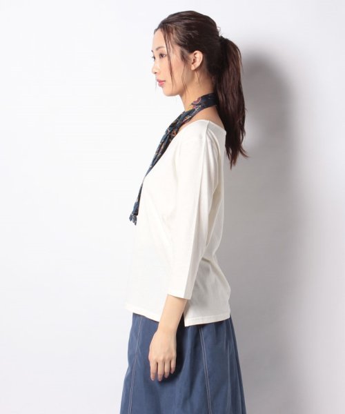 NICE CLAUP OUTLET(ナイスクラップ　アウトレット)/【natural couture】スカーフ付き2WAYTシャツ/img01