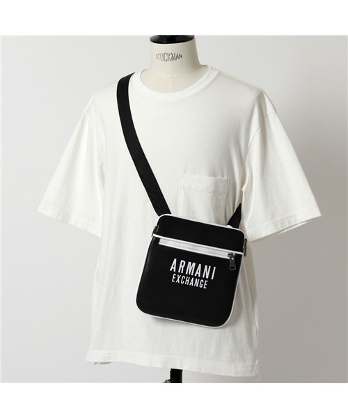 ARMANI EXCHANGE(アルマーニエクスチェンジ)/【ARMANI EXCHANGE(アルマーニ エクスチェンジ)】A/X 952230 0P296 00121 ミニショルダーバッグ サコッシュ ロゴ 鞄 BLA/img01