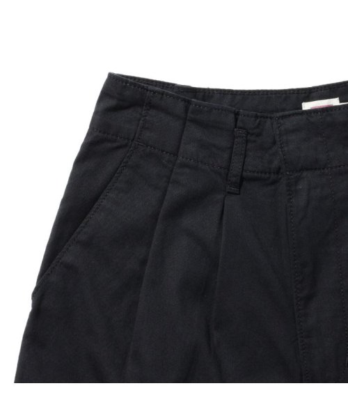 Levi's(リーバイス)/PLEATED TENCEL SHORT CAVIAR TENCEL/img03