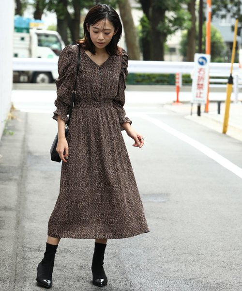 セール 袖ボリューム花柄シャーリングワンピース ビス Vis Magaseek