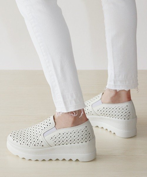 クーポン開催中 星形パンチング厚底スリッポン 低反発スポンジ入り フィン Fin Magaseek