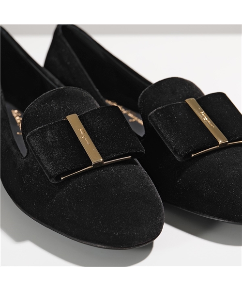 【SALVATORE FERRAGAMO(サルヴァトーレフェラガモ)】SARNO T ローファー シューズ ヴィラリボン ベロア 靴 NERO レディース 【SALVATORE FERRAGAMO(サルヴァトーレフェラガモ)】SARNO T ローファー シューズ ヴィラリボン ベロア 靴 NERO レディース