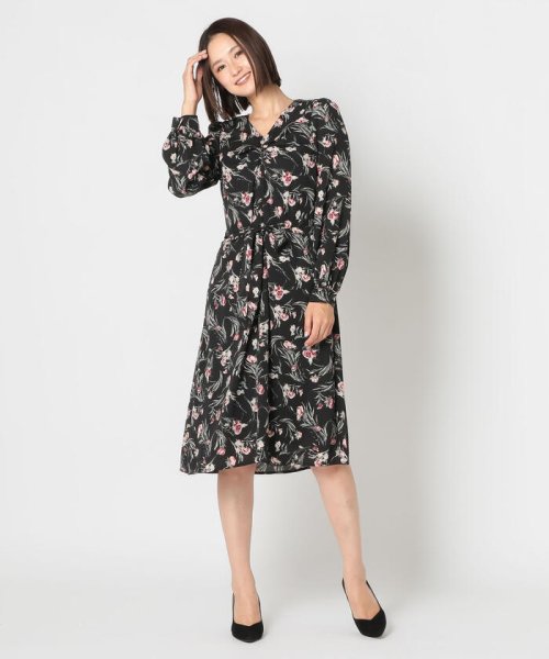 セール 77 Off ２ｗａｙ柄ねじりワンピース ミューズ Mew S Magaseek