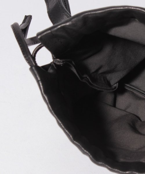 PATRICK STEPHAN(パトリックステファン)/Leather cell phone bag 'drawstring'/img03