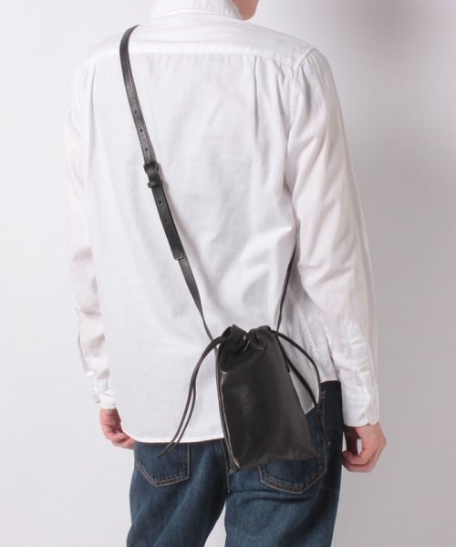 PATRICK STEPHAN(パトリックステファン)/Leather cell phone bag 'drawstring'/img05