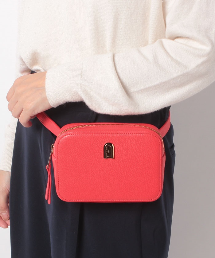 フルラ FURLA SLEEK M BELT BAG レザー ボディバッグ