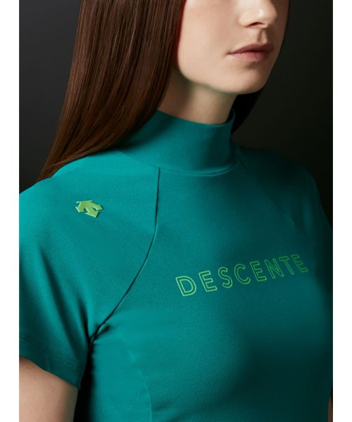 DESCENTE GOLF(デサントゴルフ)/ソロテックス鹿の子ロゴプリントモックネックシャツ 【UVケア】/img02