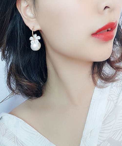 セール ピアス レディース 揺れる 2wayパール 大ぶり モチーフピアス 花 可愛い イヤリング 人気アクセサリー ショッピングゴー Shoppinggo Magaseek