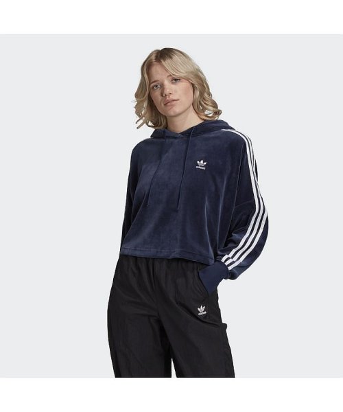 セール 70 Off ベロア クロップド パーカー アディダス オリジナルス Adidas Originals Magaseek
