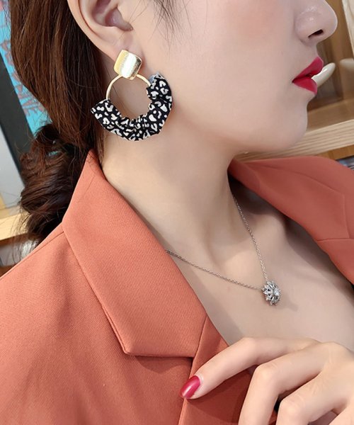 セール サークルピアス 大きめ レディース 花柄ピアス 揺れる リングピアス おしゃれ アクセサリー 韓国風 ピアス 結婚式 二次会 ミニミニストア Miniministore Magaseek セール サークルピアス 大きめ レディース 花柄ピアス 揺れる リングピアス おしゃれ アクセサリー 韓国風 ピアス 結婚式 二次会 ミニミニストア Miniministore Magaseek