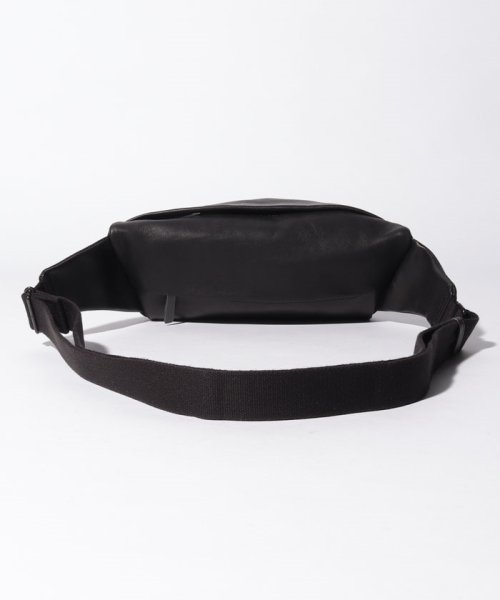 PATRICK STEPHAN(パトリックステファン)/Leather small waist bag 'demi cercle' 19/img03
