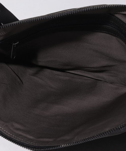 PATRICK STEPHAN(パトリックステファン)/Leather shoulder bag 'pouch'/img02