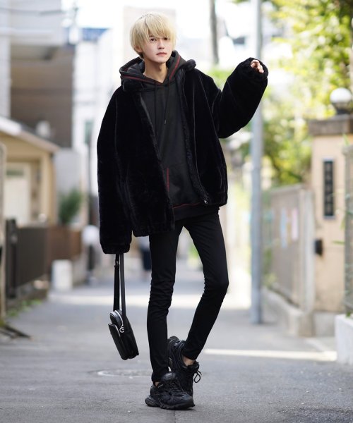 Rename レザータッチ スクエア ショルダーバッグ デバイス Device Magaseek Rename レザータッチ スクエア ショルダーバッグ デバイス Device Magaseek