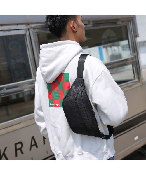 ヴァンキッシュ Vanquish バッグ ウエストバッグ ボディバッグ メンズ 迷彩 Body Bag ブラック 黒 Vqm ヴァンキッシュ Vanquish Magaseek