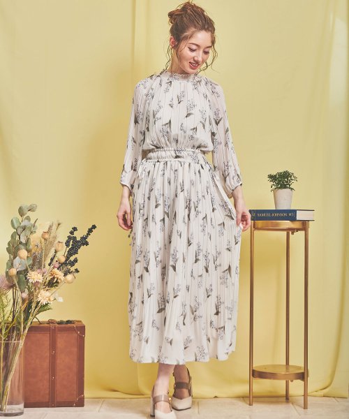 セール 美人百花3月号掲載 スズランプリントプリーツワンピース ノエラ Noela Magaseek