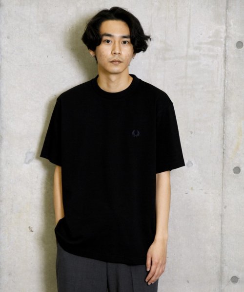 SHIPS MEN(シップス　メン)/【WEB限定/SHIPS別注】FRED PERRY: SOLOTEX（R) 鹿の子 ワンポイント ロゴ Tシャツ/img05