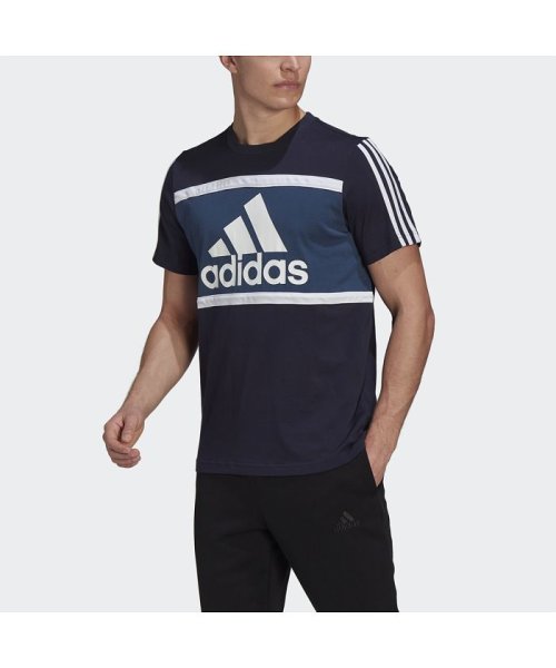 セール エッセンシャルズ ロゴ カラーブロック Tシャツ Essentials Logo Colorblock Tee アディダス Adidas Magaseek