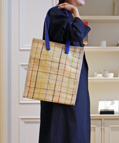 allureville(アルアバイル)/【MAISON N.H PARIS(メゾンエヌエイチパリ)】PIGALLE RAFFIA チェックフラットトートバッグ/img01