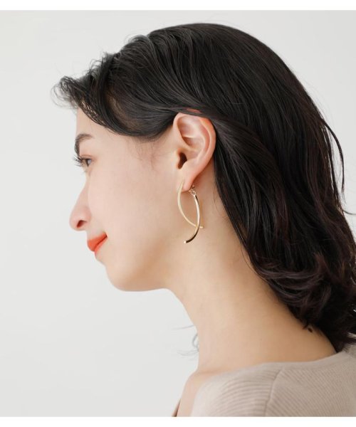 AZUL by moussy(アズールバイマウジー)/CURVE METAL EARRINGS/img06