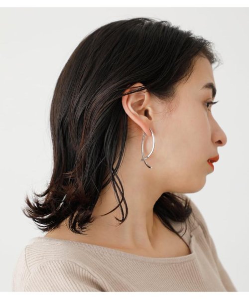 AZUL by moussy(アズールバイマウジー)/CURVE METAL EARRINGS/img12