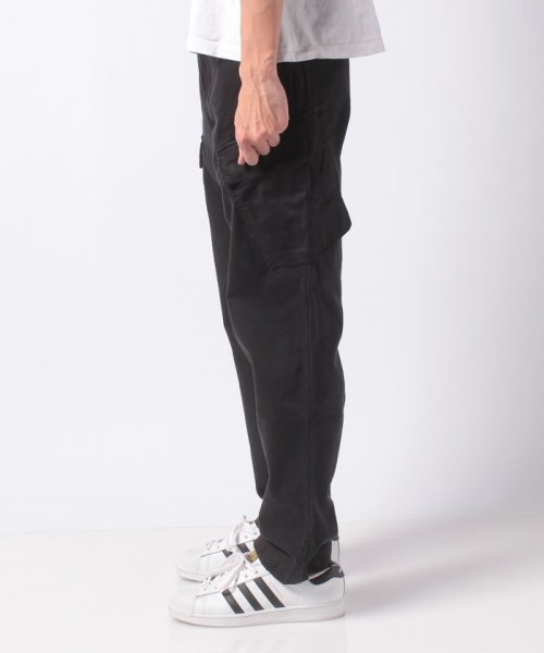 LEVI’S OUTLET(リーバイスアウトレット)/XX TAPER CARGO II JET BLACK NS BACK SAT/img01