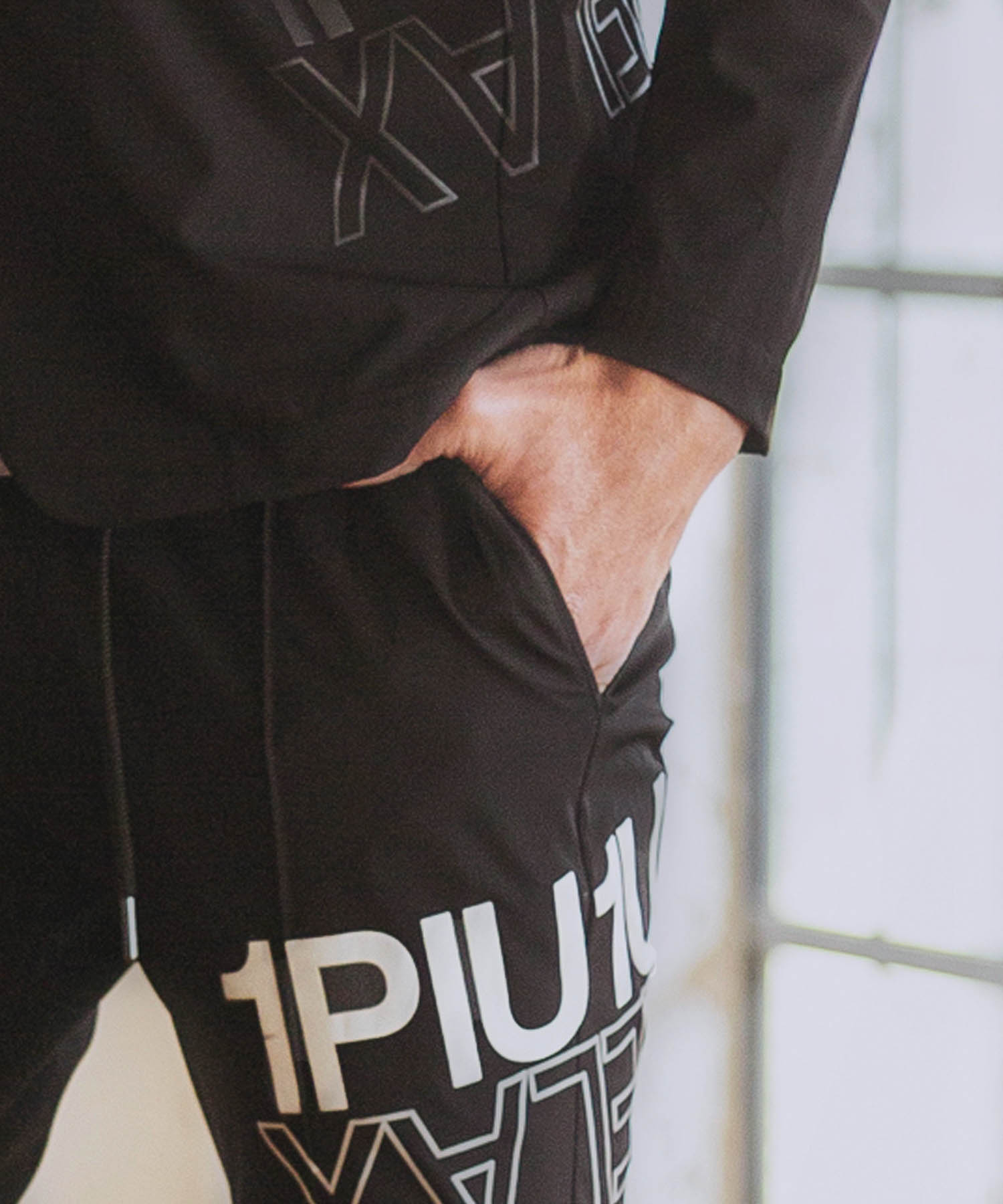 アタックロゴスラックスパンツ(503916874)｜HANKYU MEN'S / 阪急メンズ