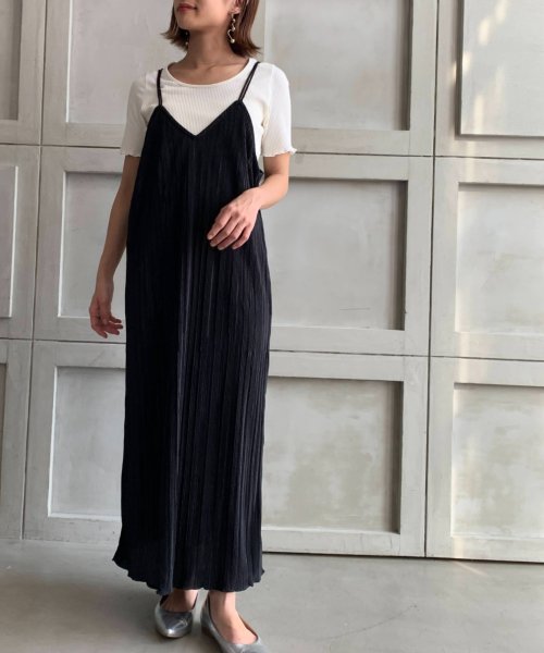 セール 60 Off サテンミニプリーツキャミワンピース モーメントプラス Moment Magaseek