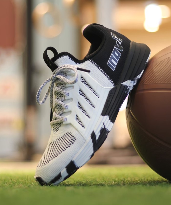 Inov8 リフティングシューズ inov8 イノヴェイト 】FASTLIFT325