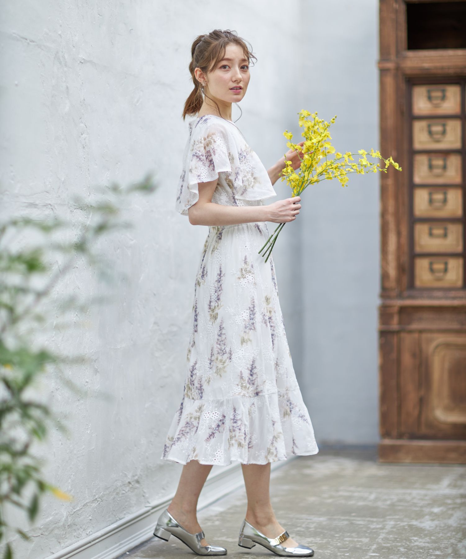 エンブロイダリーフラワーワンピース