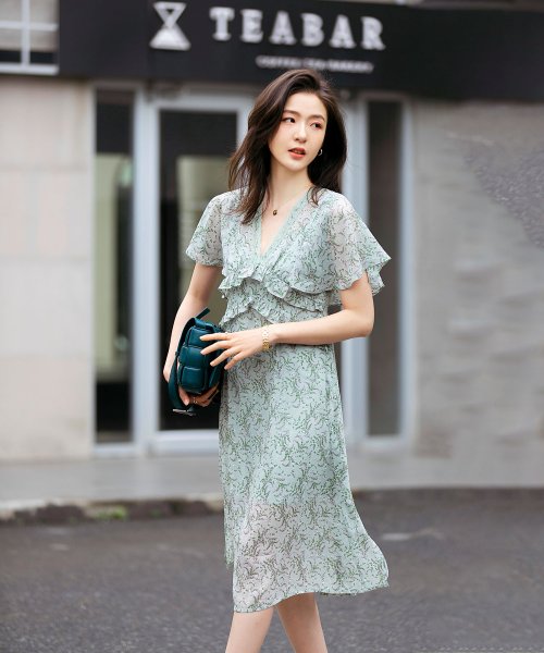 草木柄ミモレ丈ワンピース セゾン ド パピヨン Saison De Papillon Magaseek