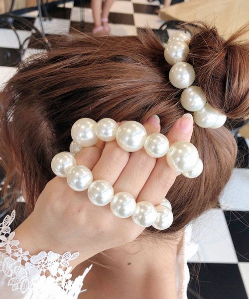 ヘアゴム ヘアアクセサリー アレンジ パールヘアゴム ヘアポニー まとめ髪 おしゃれ かわいい 髪飾り ビックパール付き ヘアゴム ヘアアクセサリー アレンジ パールヘアゴム ヘアポニー まとめ髪 おしゃれ かわいい 髪飾り ビックパール付き