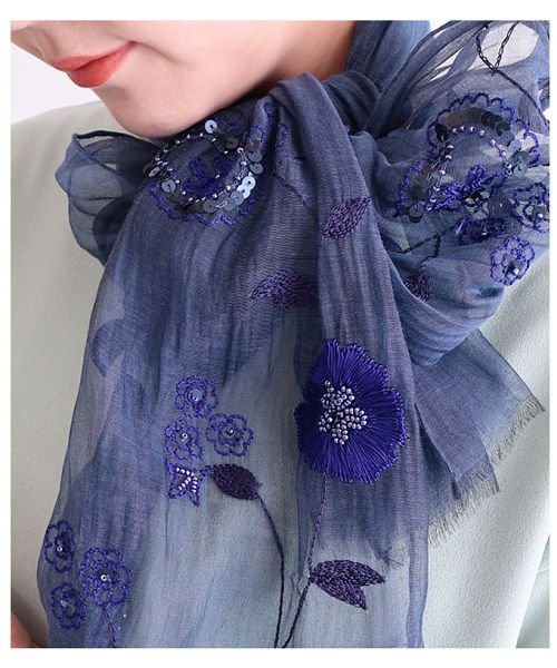 Sawa a la mode(サワアラモード)/繊細な花刺繍とビジュー輝くストール/img01