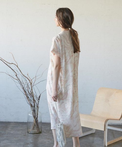 セール 60 Off Musee ラインドローイングプリントワンピース クリアインプレッション Clear Impression Magaseek