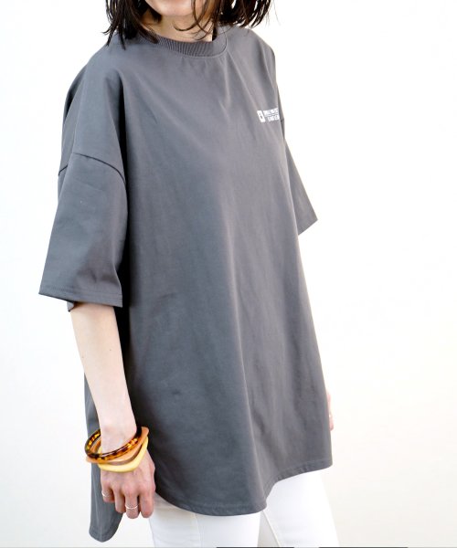 Fizz(フィズ)/【2021新作】バックロゴプリント裾ラウンド半袖Tシャツ myke SS/img13