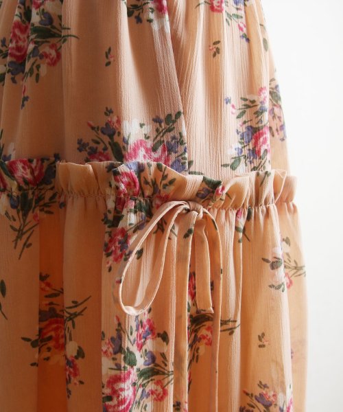 tocco closet(トッコクローゼット)/サイドりぼん付きフリル装飾フラワープリントティアードスカート/img15
