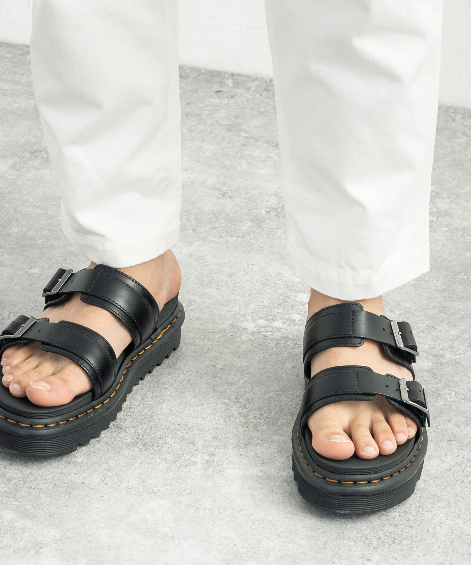 数量限定】 ドクターマーチン MYLES SLIDE SANDAL | artfive.co.jp