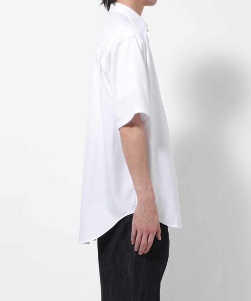 ADAM ET ROPE'(アダム　エ　ロペ)/ビッグシルエット レギュラーカラー 半袖シャツ/img23