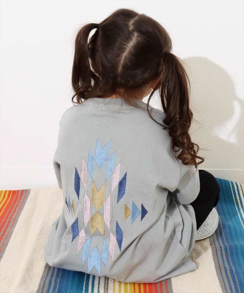 anap mimpi(アナップミンピ)/【KIDS】オルテガ刺繍ラウンドヘムビックTシャツ/img19