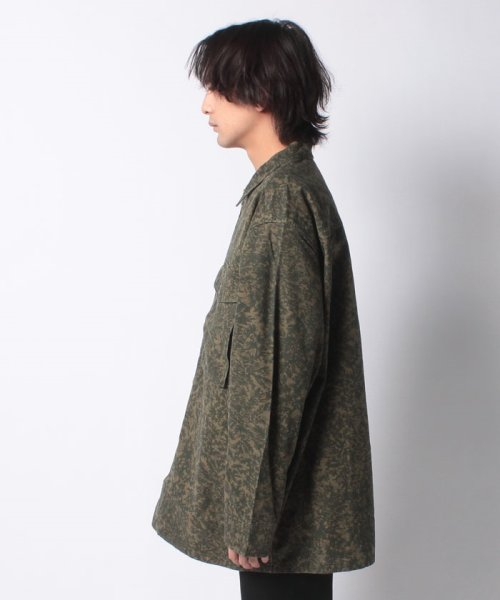 LEVI’S OUTLET(リーバイスアウトレット)/HAYES OVERSIZED OVRSHRT GD SCRATCHY CAMO/img01
