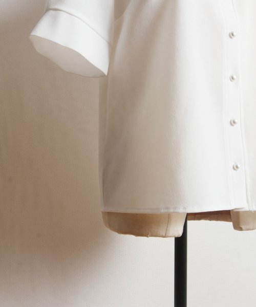 tocco closet(トッコクローゼット)/カットワークフラワー刺繍襟付きパール釦ブラウス/img15