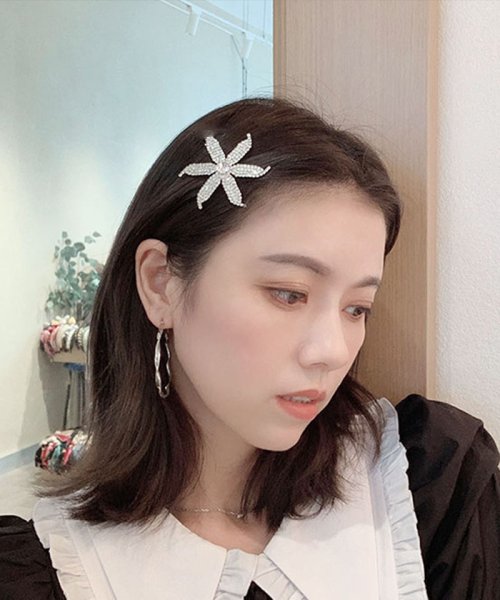 セール キラキラ花モチーフ髪飾り ヘアピン 前髪留め バレッタ 大ぶり 子供 大人 結婚パーティー 入学 シルバー セイヘイショップ Seiheishop Magaseek セール キラキラ花モチーフ髪飾り ヘアピン 前髪留め バレッタ 大ぶり 子供 大人 結婚パーティー 入学 シルバー セイヘイショップ Seiheishop Magaseek