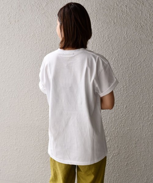 SHIPS MEN(シップス　メン)/【WEB限定】SHIPS: SCREEN STARS（Ｒ）ボディ SHIPS ロゴ フラワー柄 Tシャツ/img10