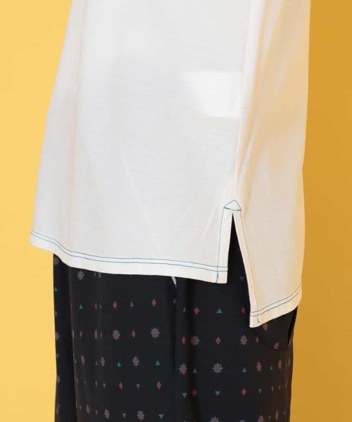 Jocomomola(ホコモモラ)/Un Rayo de sol ポイント刺繍Tシャツ/img05